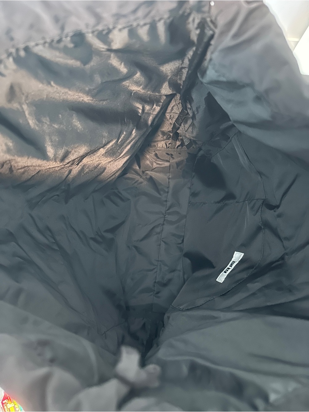 Uniqlo Drawstring Bag in Black - Picture 4 of 14